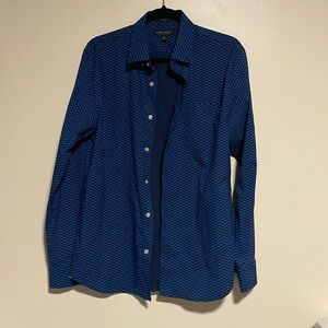 Blue men’s dress shirt — bow tie design. Size M